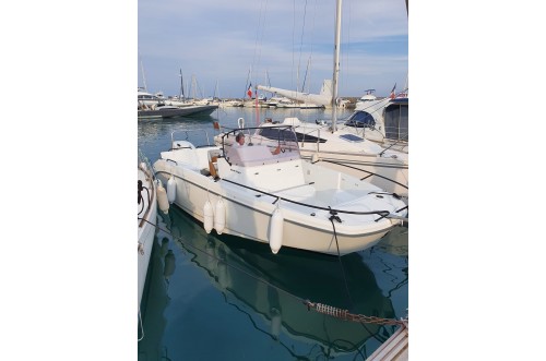 Flyer 7 Spacedeck Beneteau 
Full Marine Services